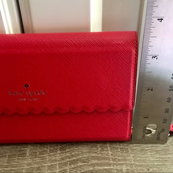 Kate Spade Scalloped Phone Case Wristlet - Picture 10 of 12